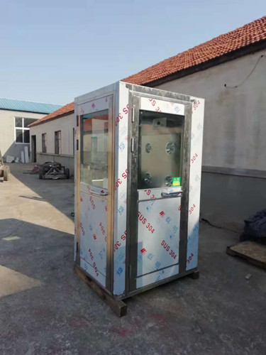 風淋機由哪幾種配件組成?具有什么特點